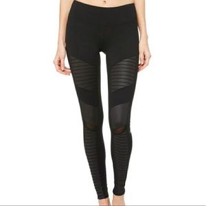 MAKE AN OFFER! :) Alo leggings